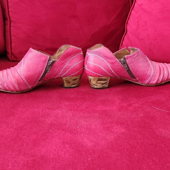 Cute ankle shoe. Dark pink/ light red - Picture 4 of 5